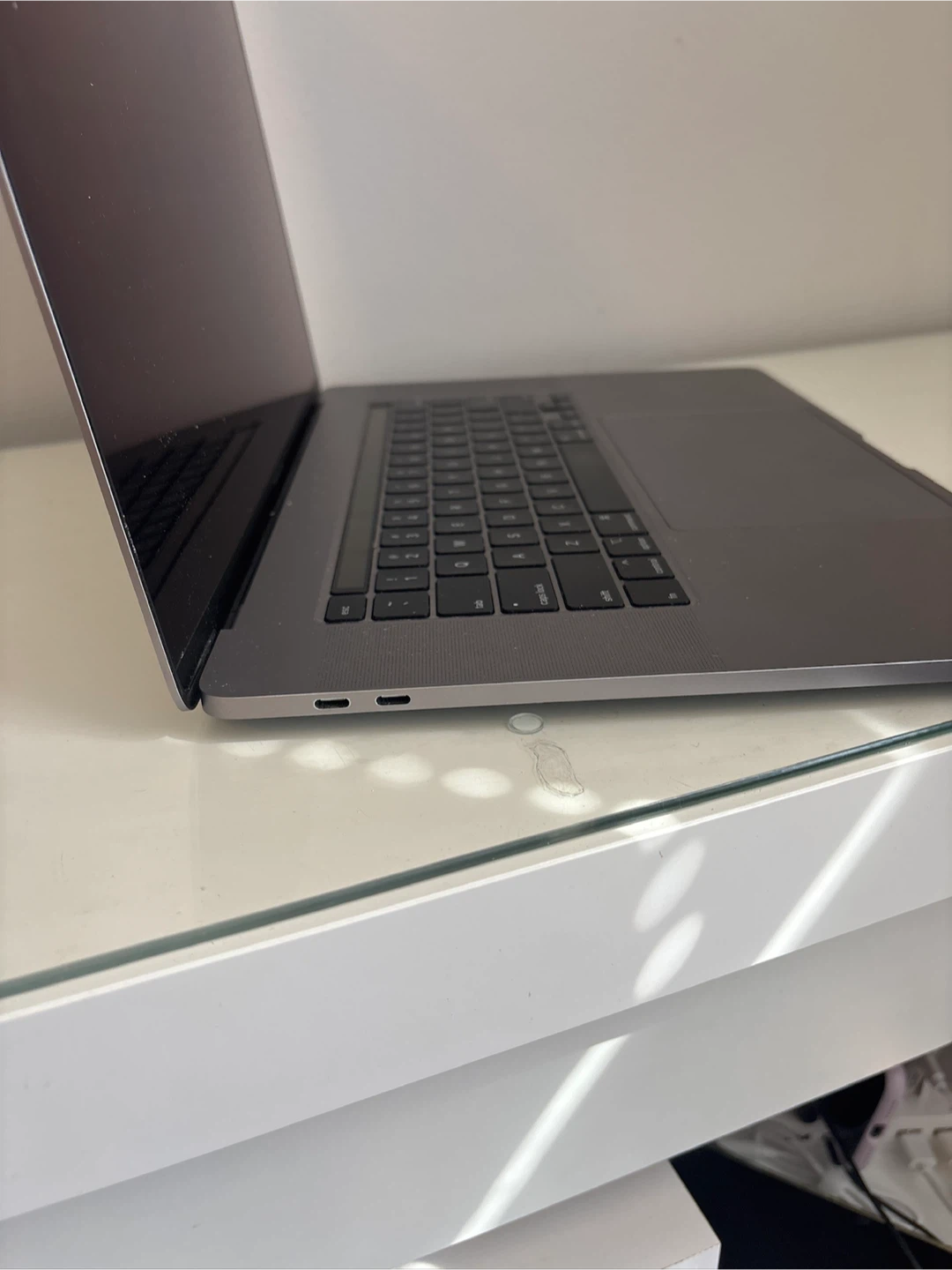Apple MacBook Pro 16-inch, 2019 - photo 3