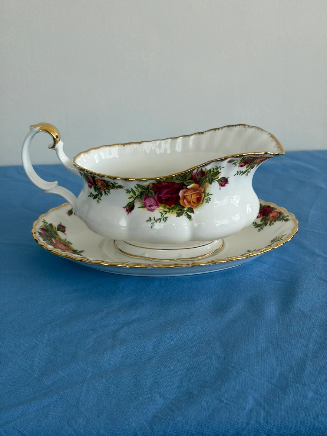 Royal Albert Old Country Roses Gravy Boat with Saucer - photo 2