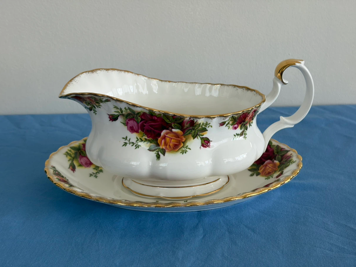 Royal Albert Old Country Roses Gravy Boat with Saucer - photo 3