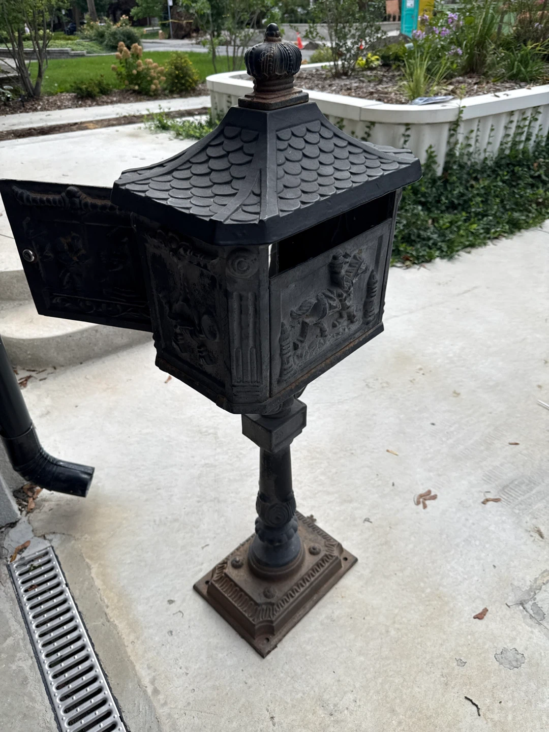 Wrought iron letter box - photo 3