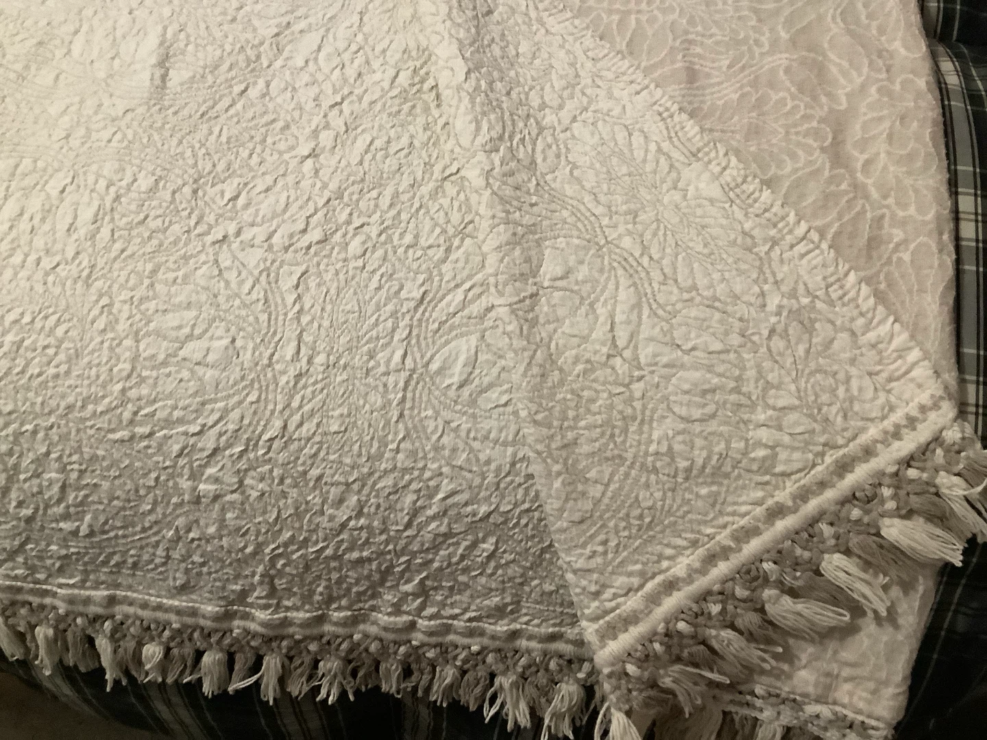 Lg Vt Lt Beige Floral Patterned Tex Quilted Fabric Coverlet 🐞