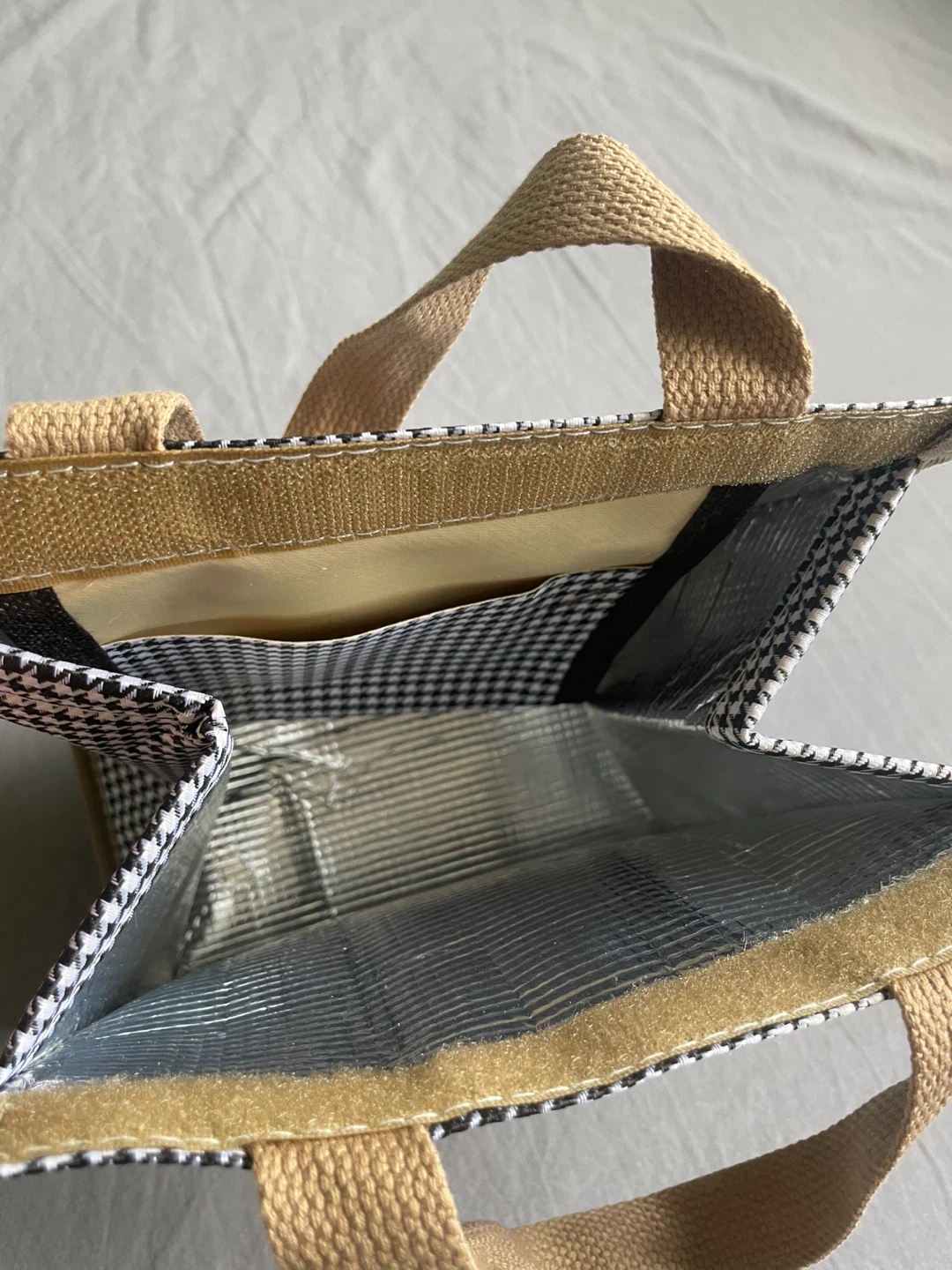 Houndstooth Insulated Lunch Bag - photo 4