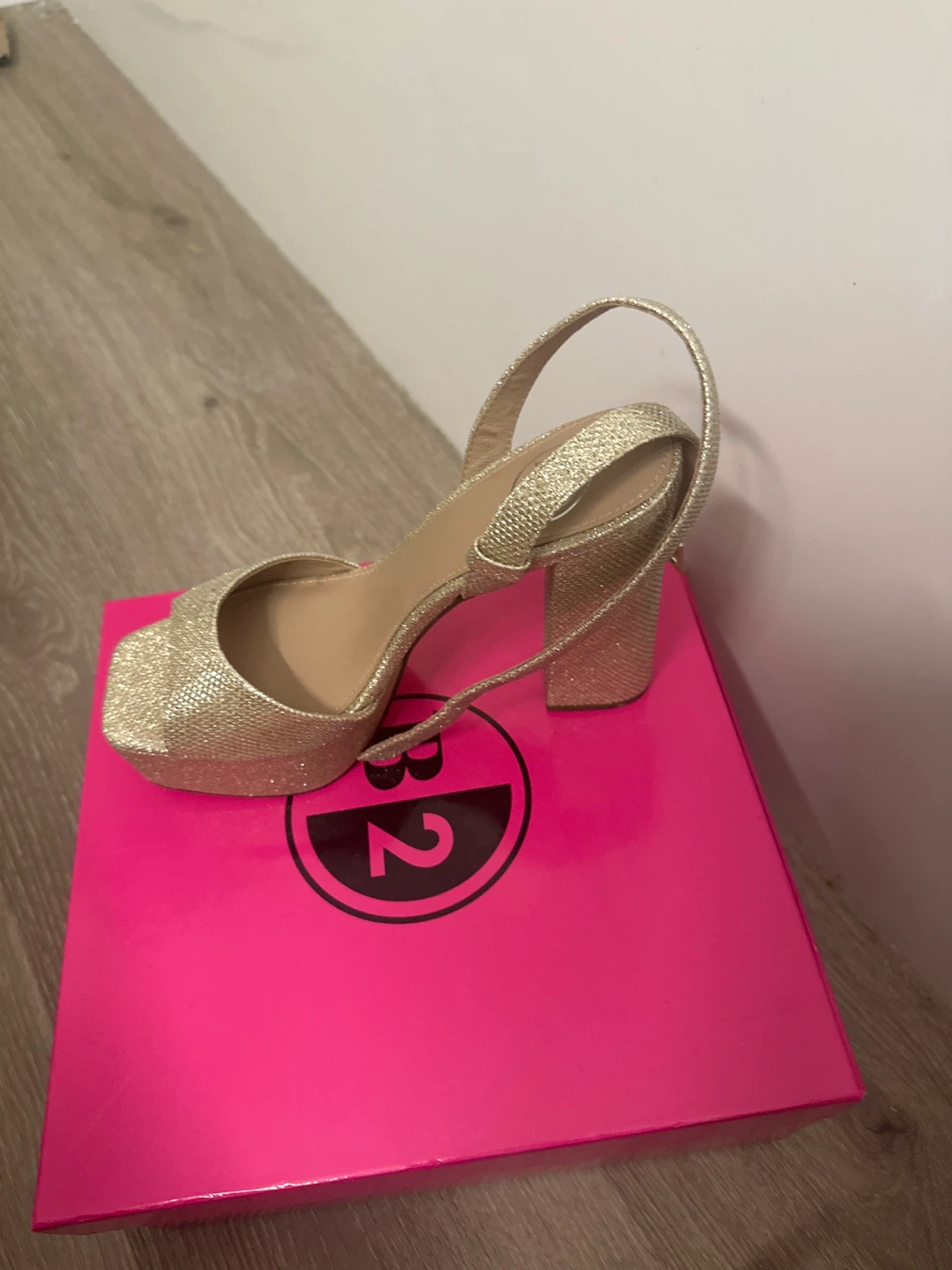B2 Gold Glitter Platform Heels - photo 3