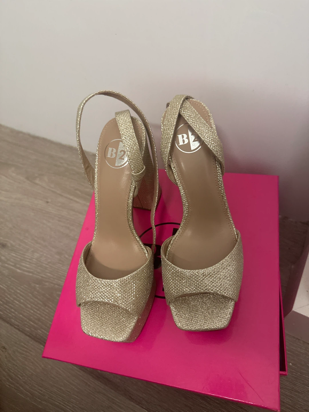 B2 Gold Glitter Platform Heels - photo 5