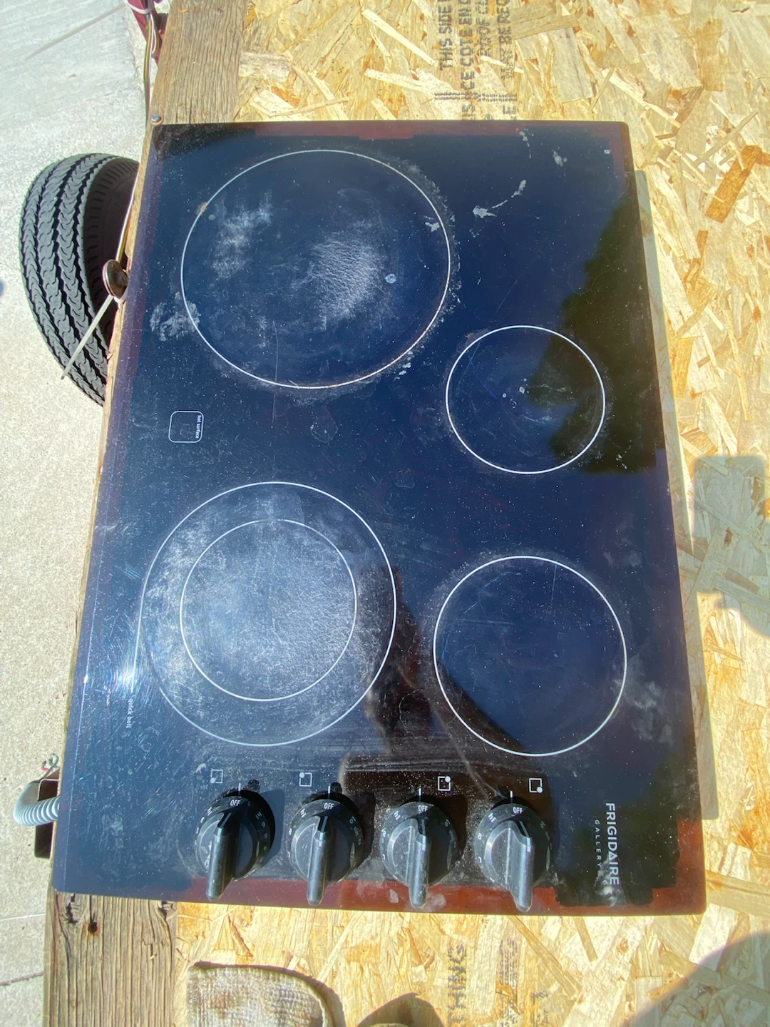 Electrolux Frigidaire Gallery Electric Cooktop FGEC3045KB1