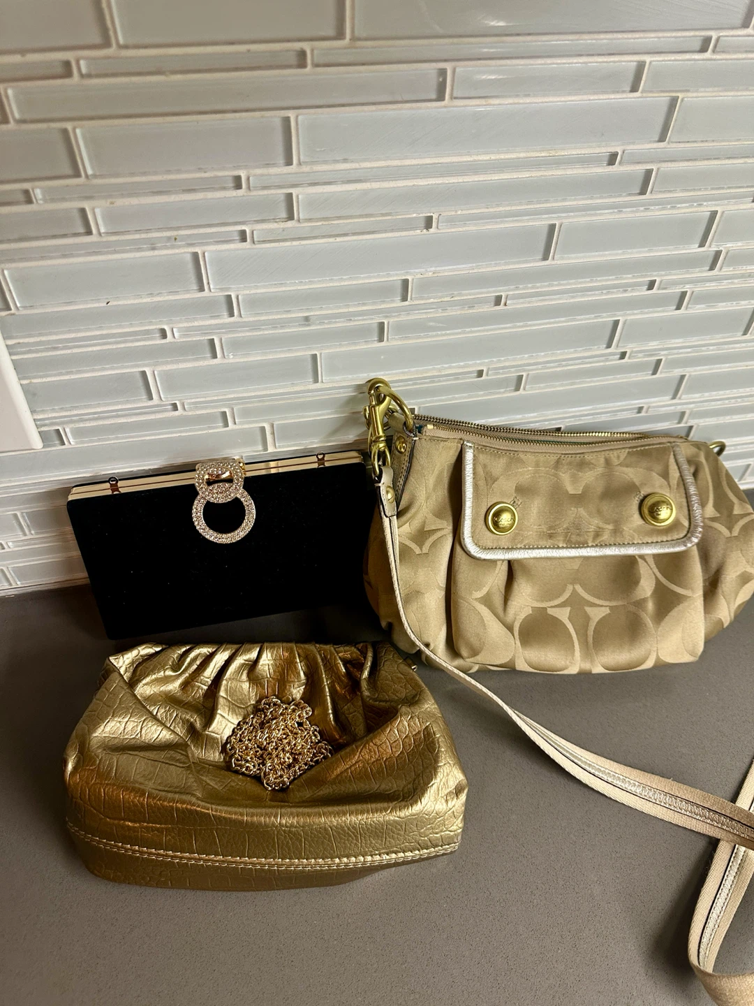 MISC. $10 NEW HAND BAGS TOTES PURSE BACKPACKS - photo 4