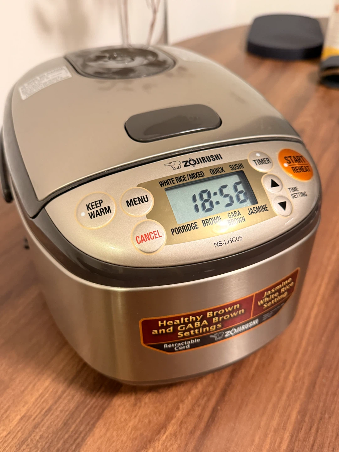 Zojirushi NS-LHC05 Rice Cooker