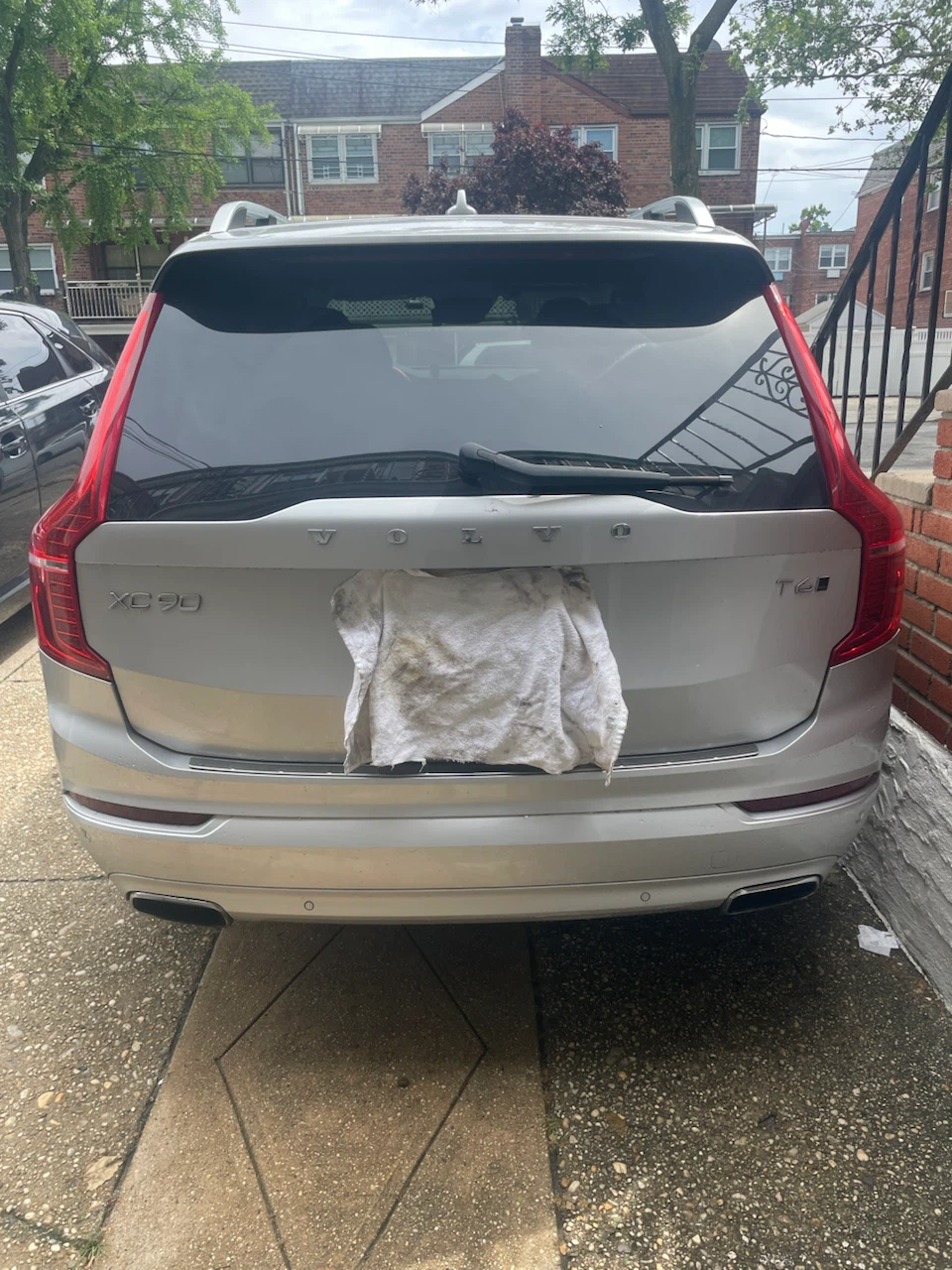 2017 Volvo XC90 T6 Silver SUV - photo 2