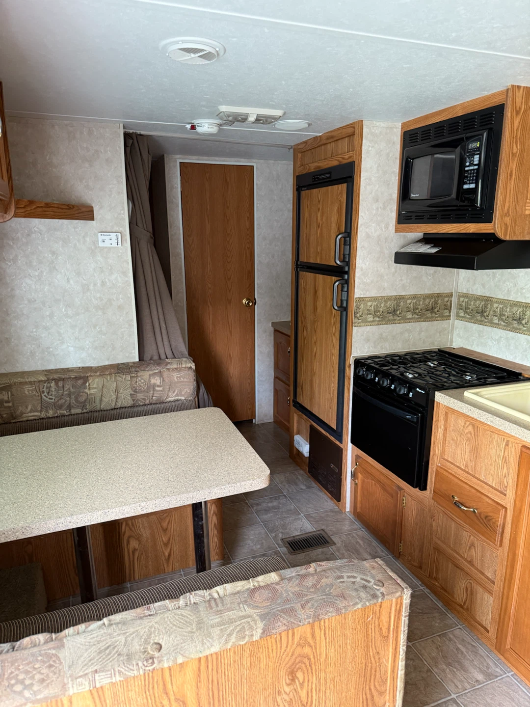 Cherokee Travel Trailer - photo 4