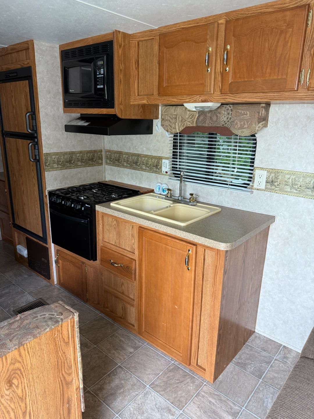 Cherokee Travel Trailer - photo 5
