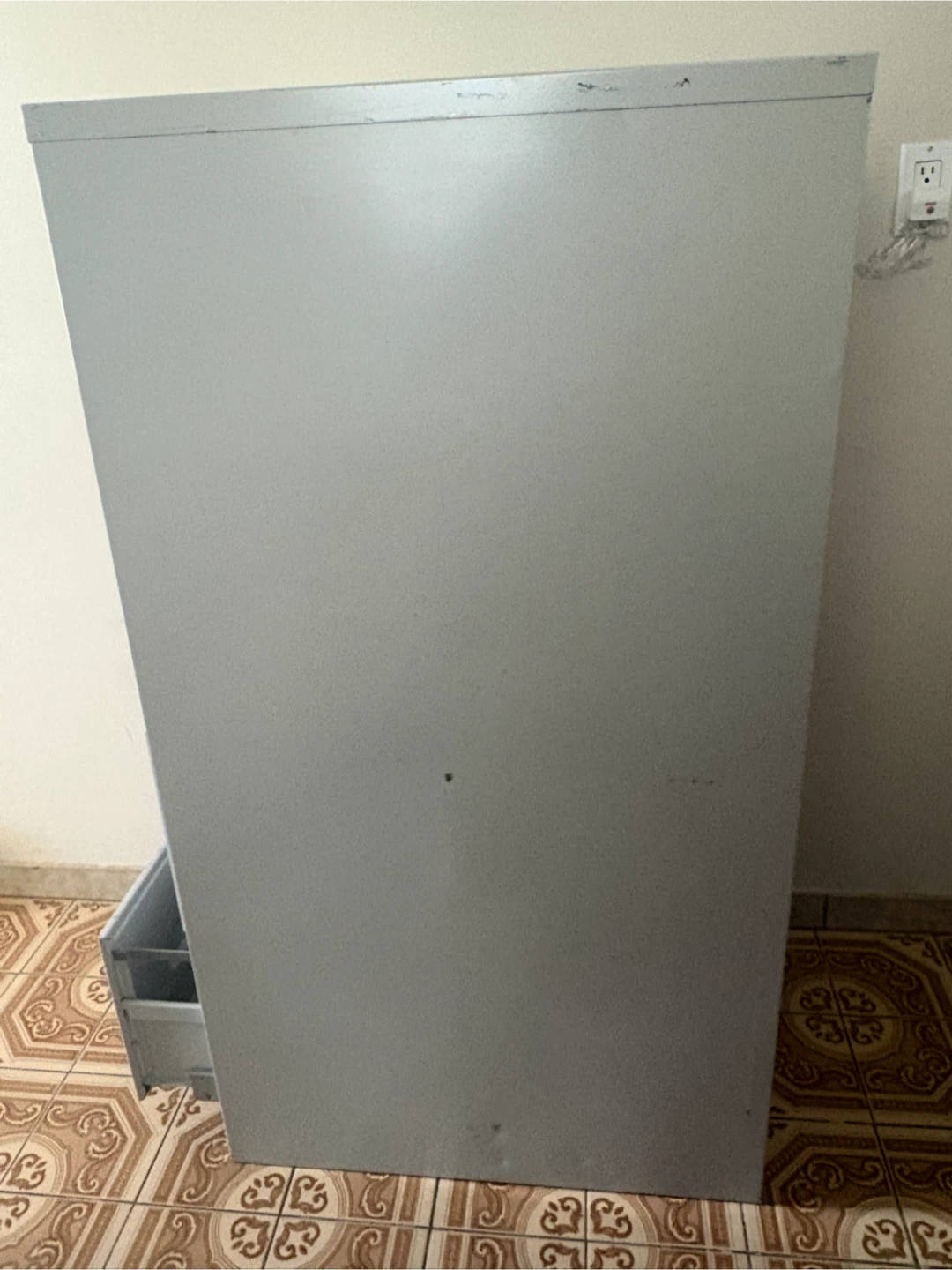 4-Drawer Metal Filing Cabinet – Good Condition - photo 3