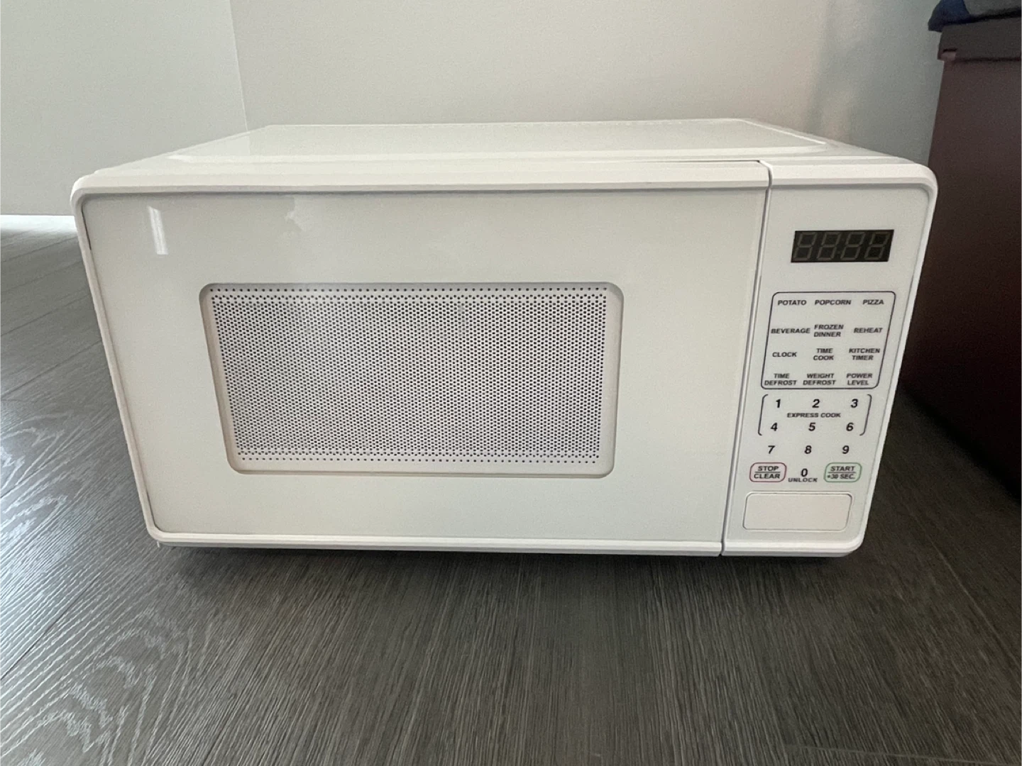 Mainstays Compact Microwave Oven