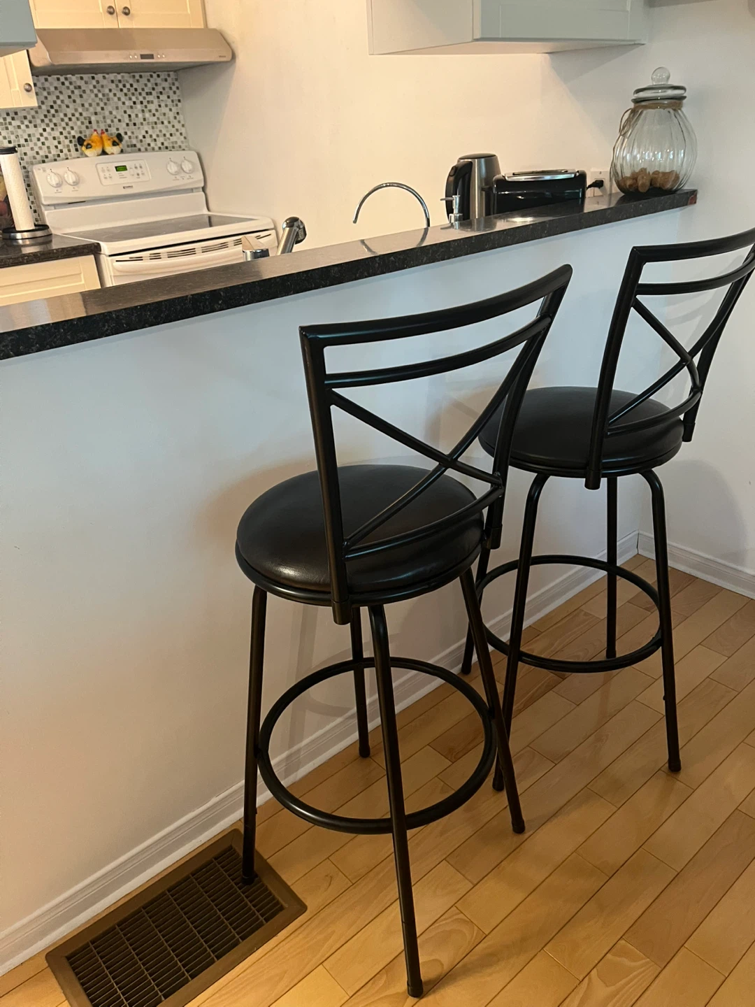 Swivel brown bar stools - photo 2