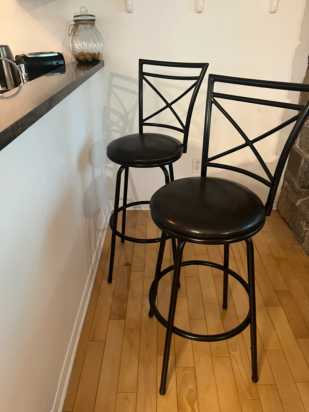 Swivel brown bar stools - photo 4