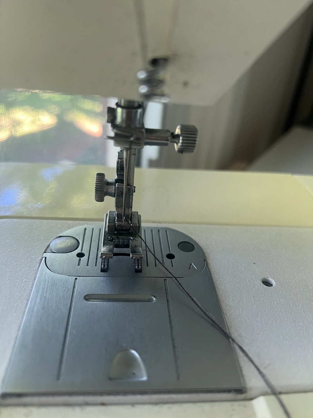 Singer 5810C Sewing Machine - photo 3