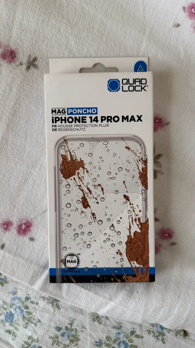 Quad Lock Mag Poncho for iPhone 14 Pro Max