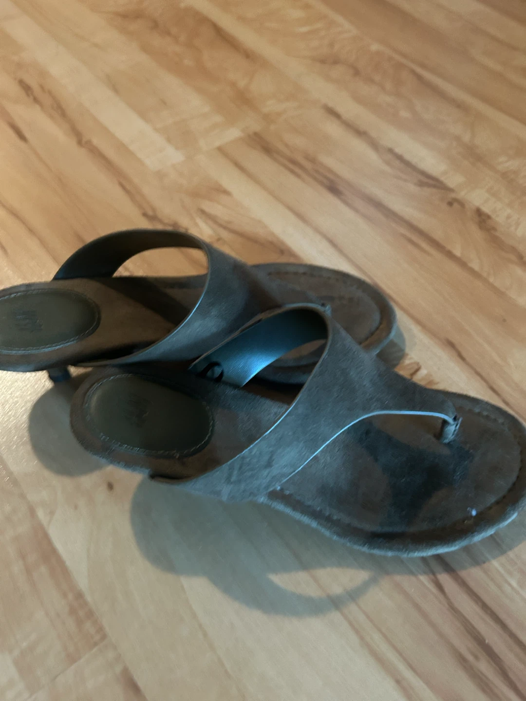 H&M Taupe Kitten Heel Thong Sandals - photo 4