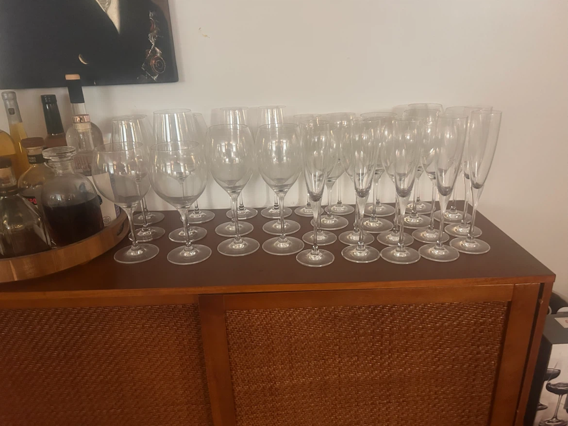 18 Assorted Wine and Champagne Glasses - photo 2