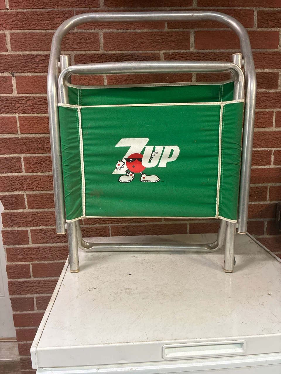 7 Up Folding Chair