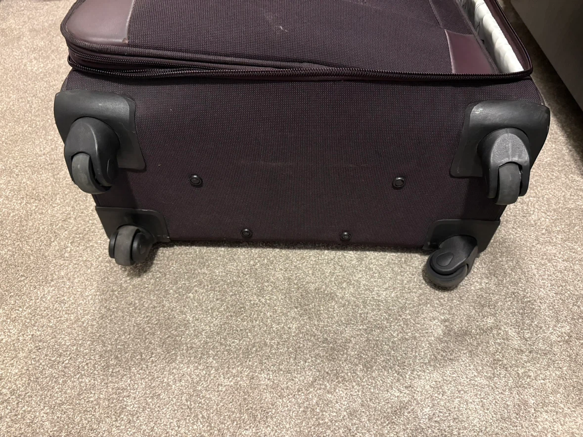 American Tourister Softside Checked Luggage - photo 4