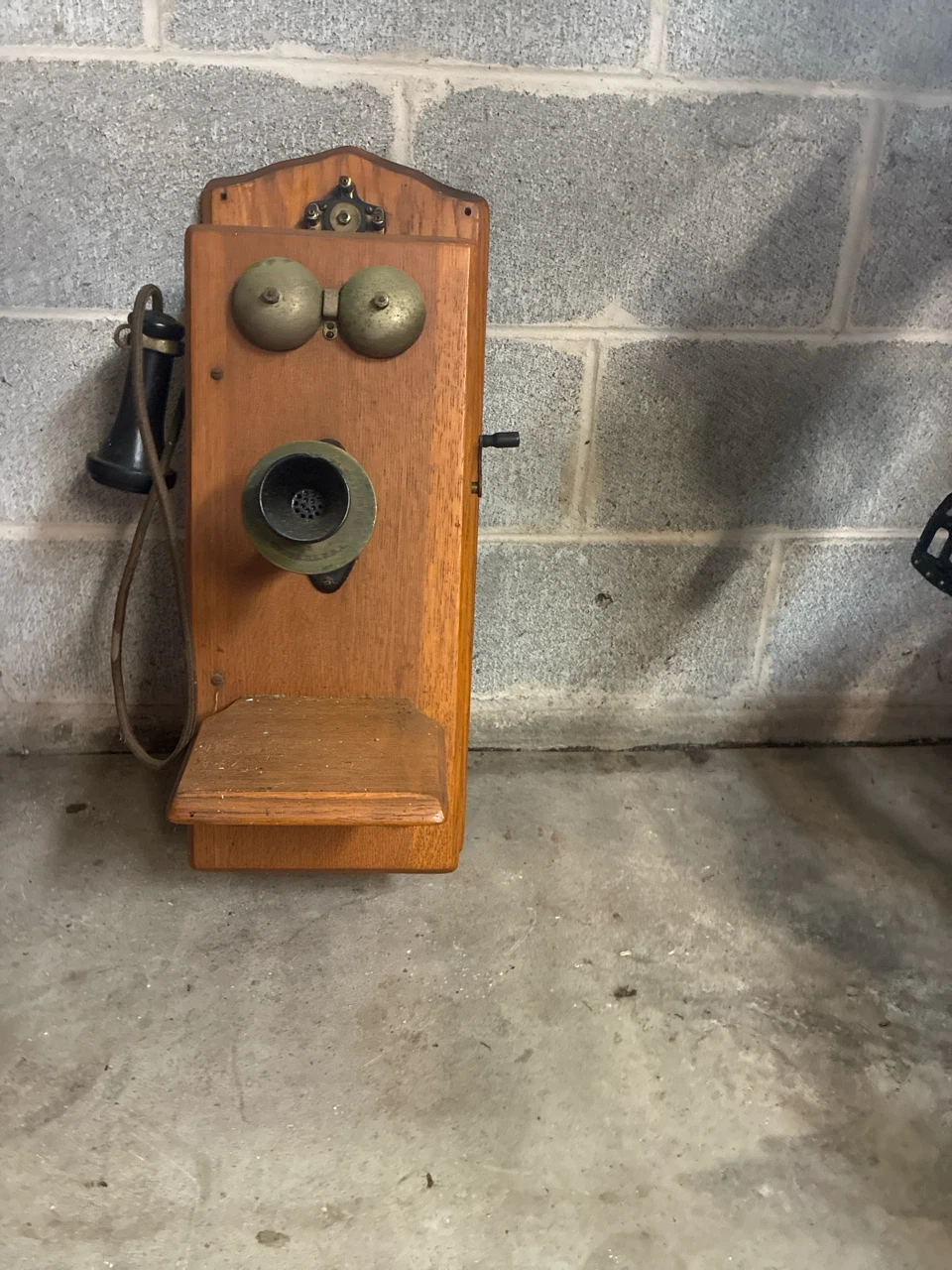 Vintage Wooden Wall Mount Telephone
