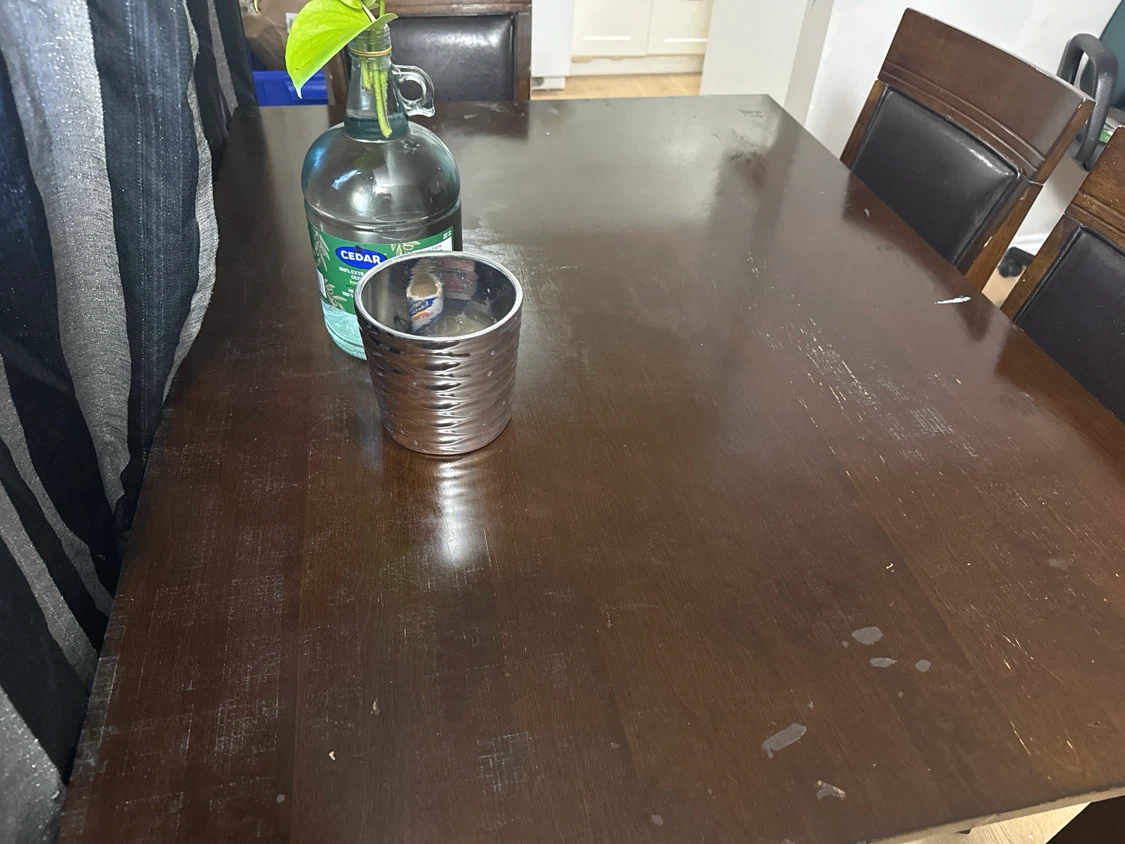 Selling table and four chairs - photo 2