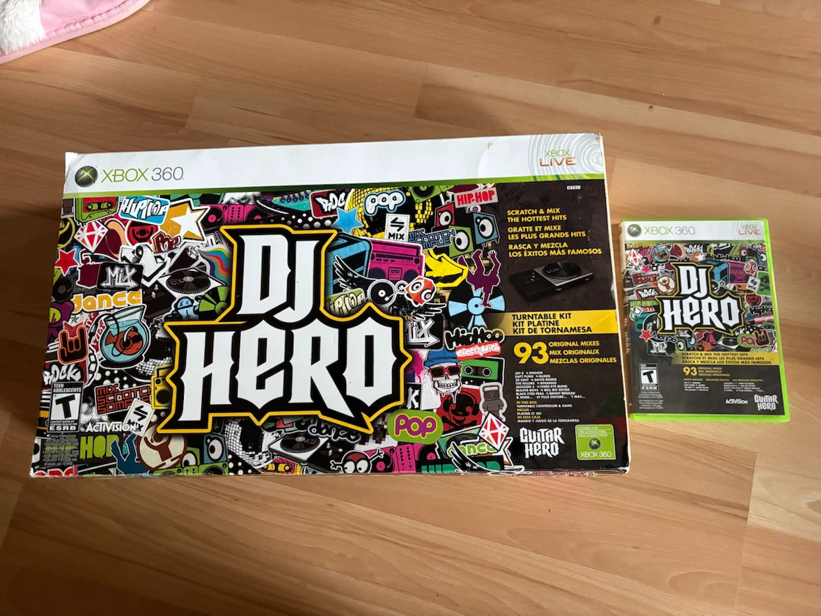 Xbox 360 DJ Hero Turntable Kit Complete in Box