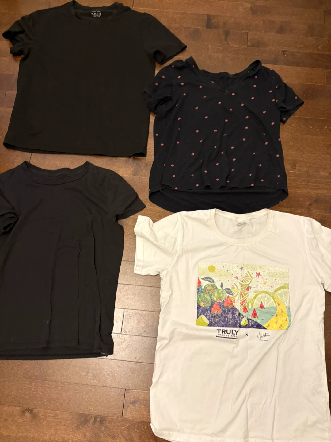 Assorted Women's Tops Bundle - photo 4