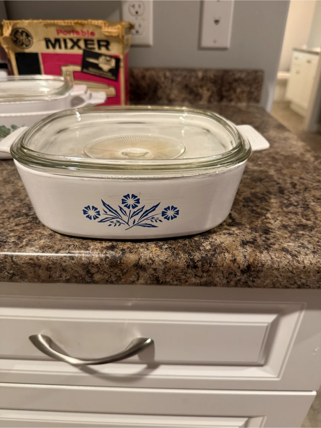 Vintage Pyrex Casserole Dishes with Lids (2 pc) - photo 3