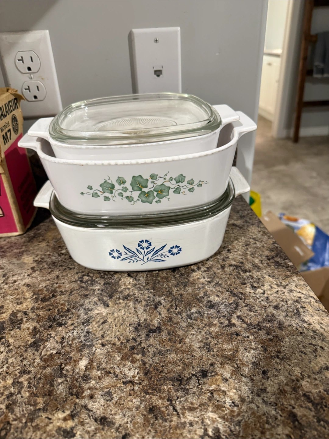 Vintage Pyrex Casserole Dishes with Lids (2 pc) - photo 4