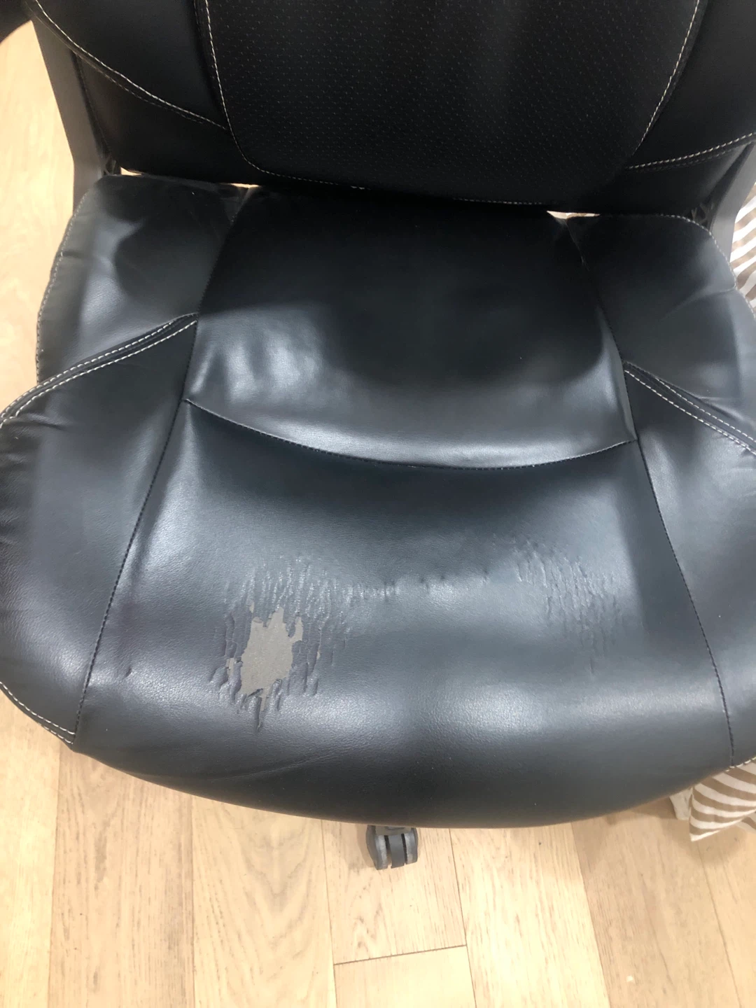 La-Z-Boy office chair - photo 2