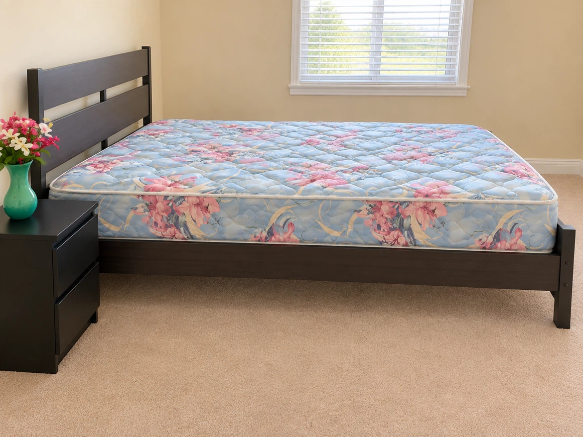 Queen size bed - photo 2