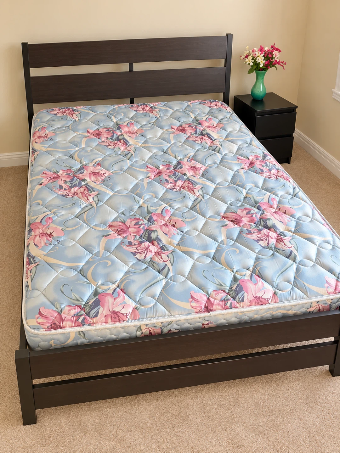 Queen size bed - photo 3