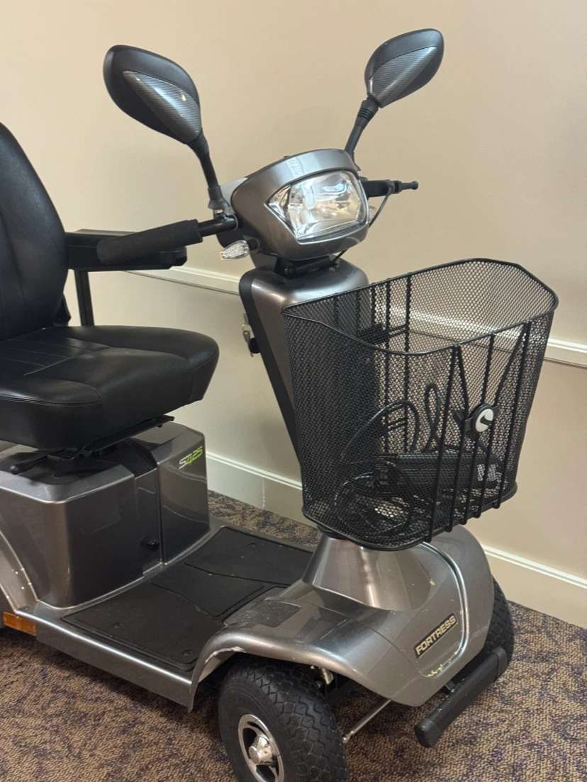 Fortress S425 Scooter - photo 3