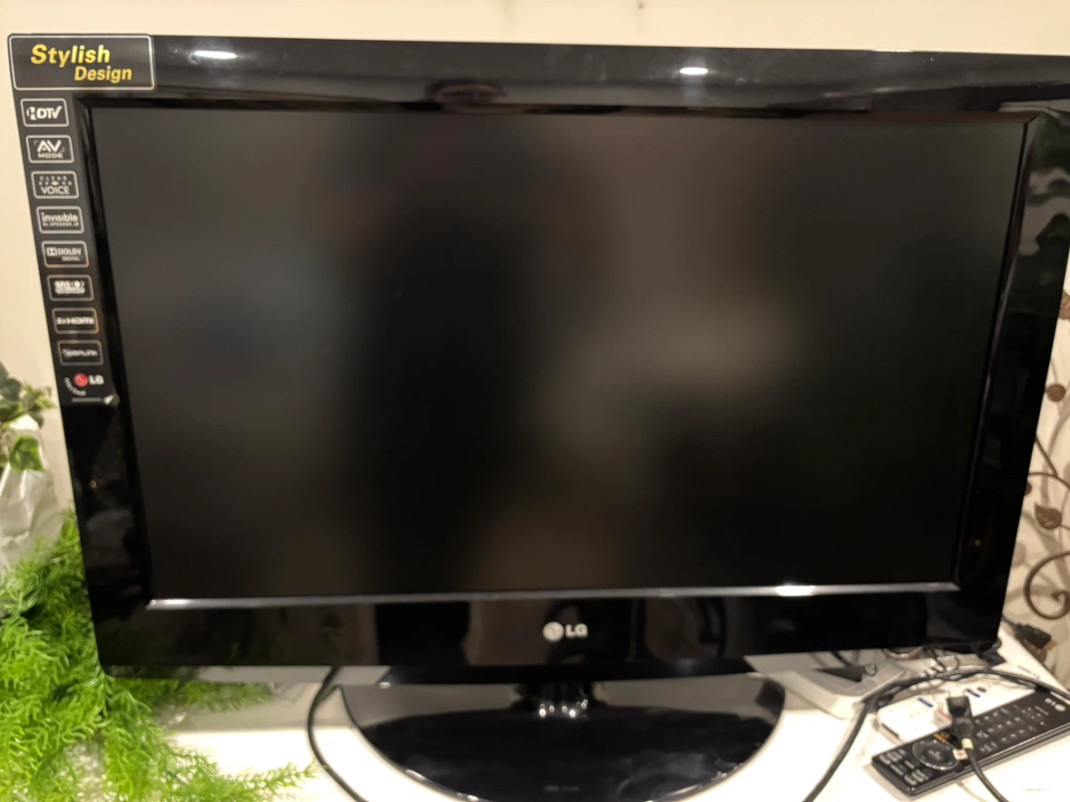 LG 32-inch LCD HDTV, OBO
