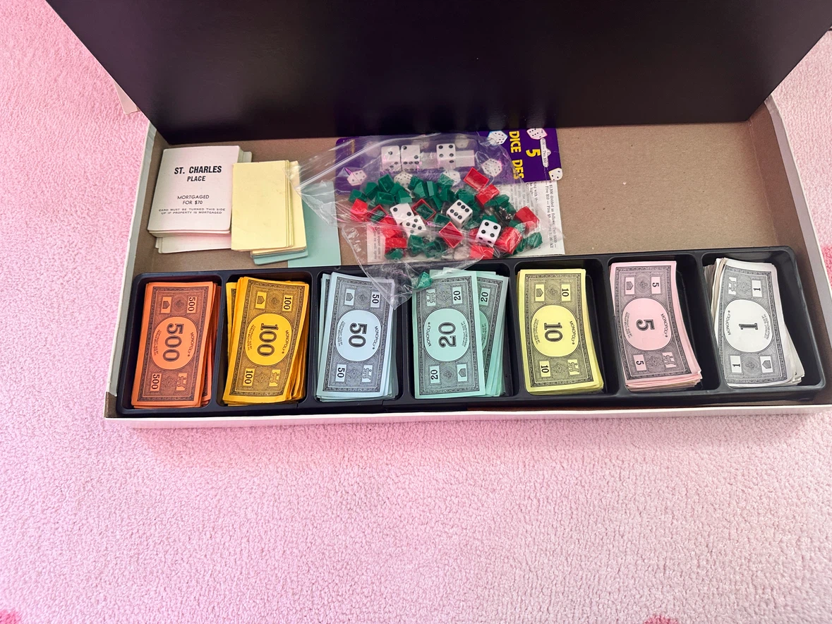 Classic Parker Brothers Monopoly Board Game - photo 2