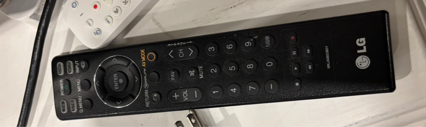LG 32-inch LCD HDTV, OBO - photo 3