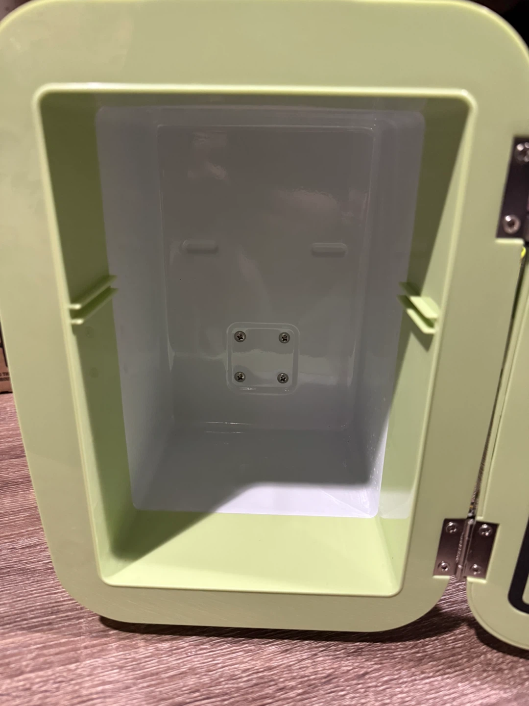Yashe Skincare Mini Fridge - photo 3