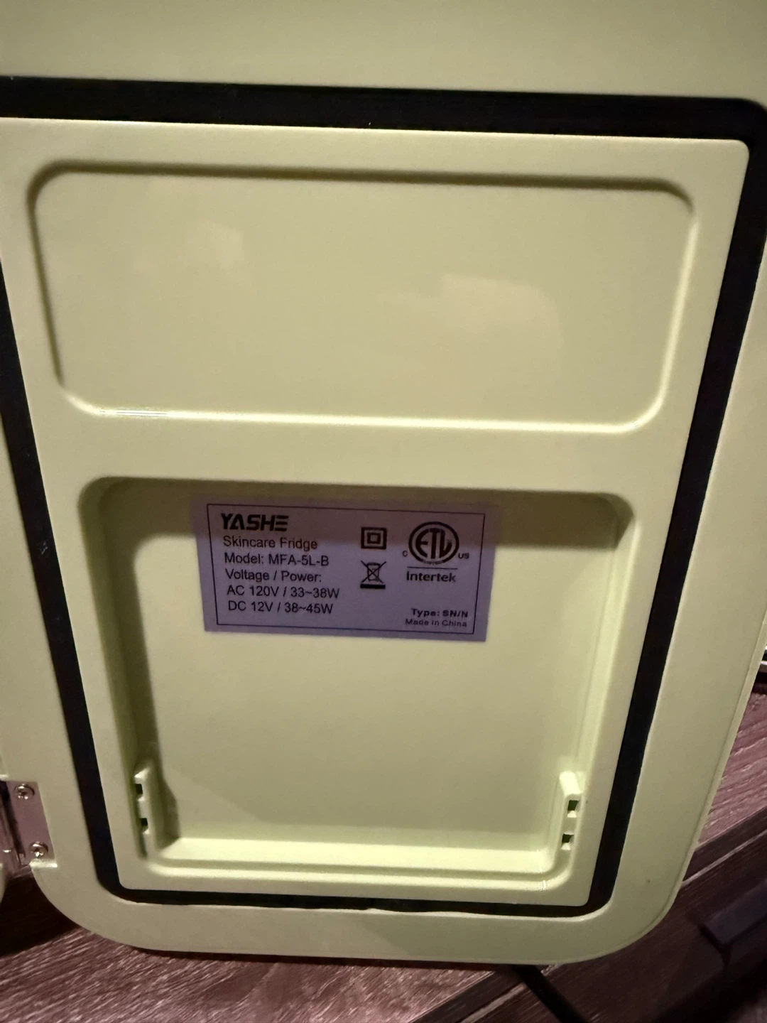 Yashe Skincare Mini Fridge - photo 4