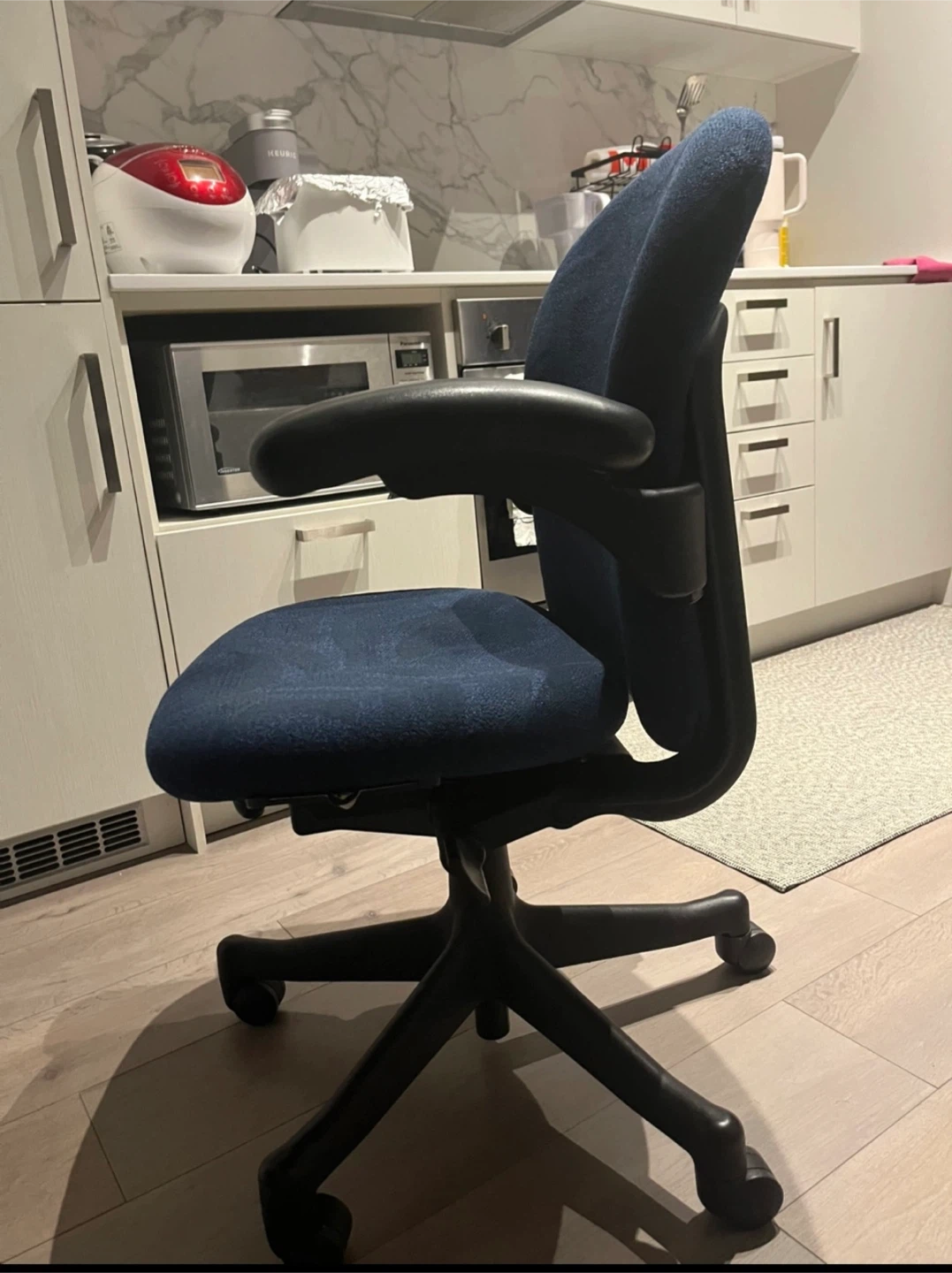 Ikea desk & Ergonomic Office Chair - Blue Fabric - photo 3