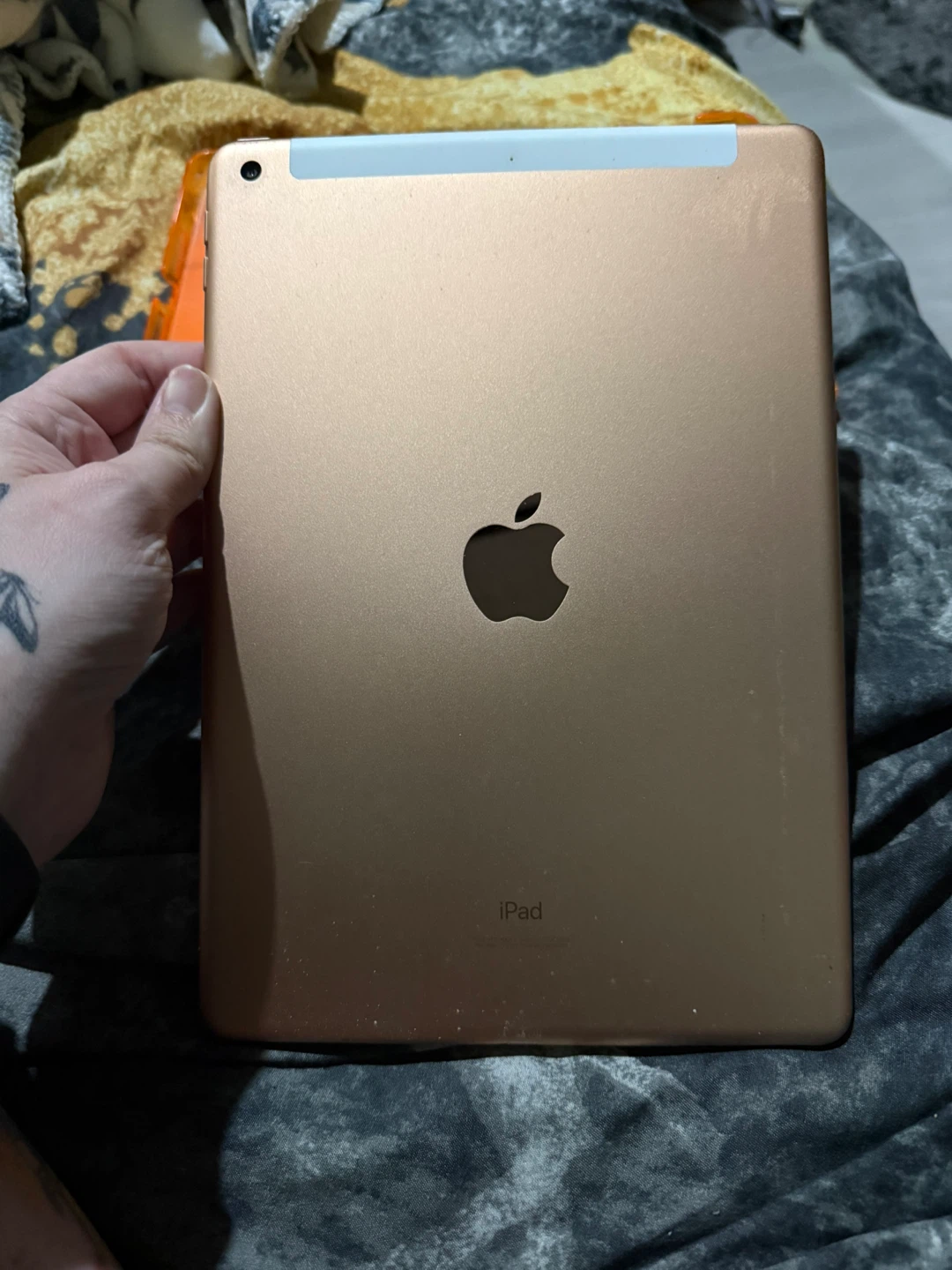 Apple iPad (8th Gen) Gold 32GB - photo 4
