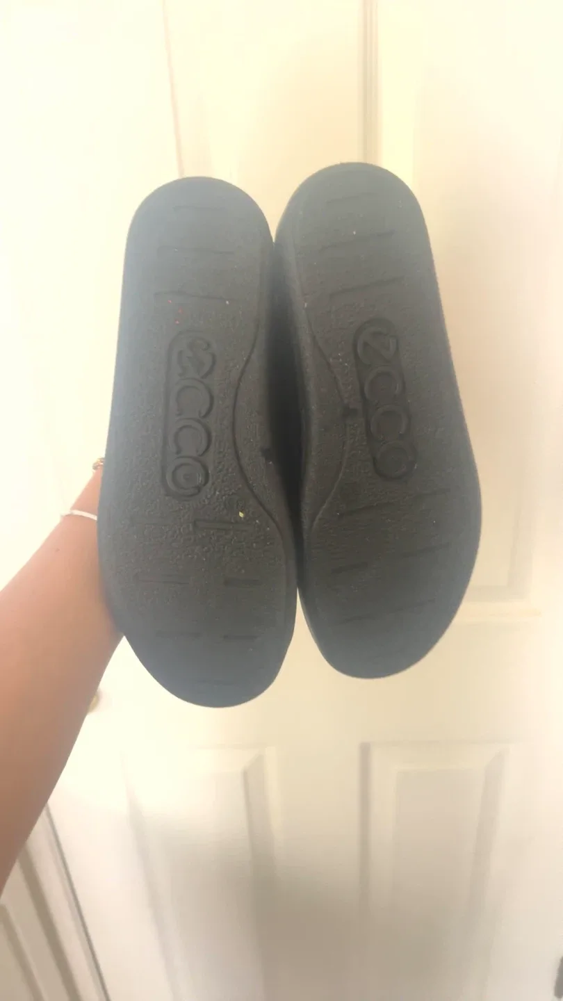 ECCO Black Leather Lace-Up Shoes - photo 2