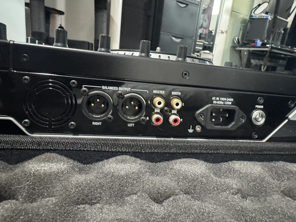 Numark NS7II DJ Controller with Magma Case - photo 4