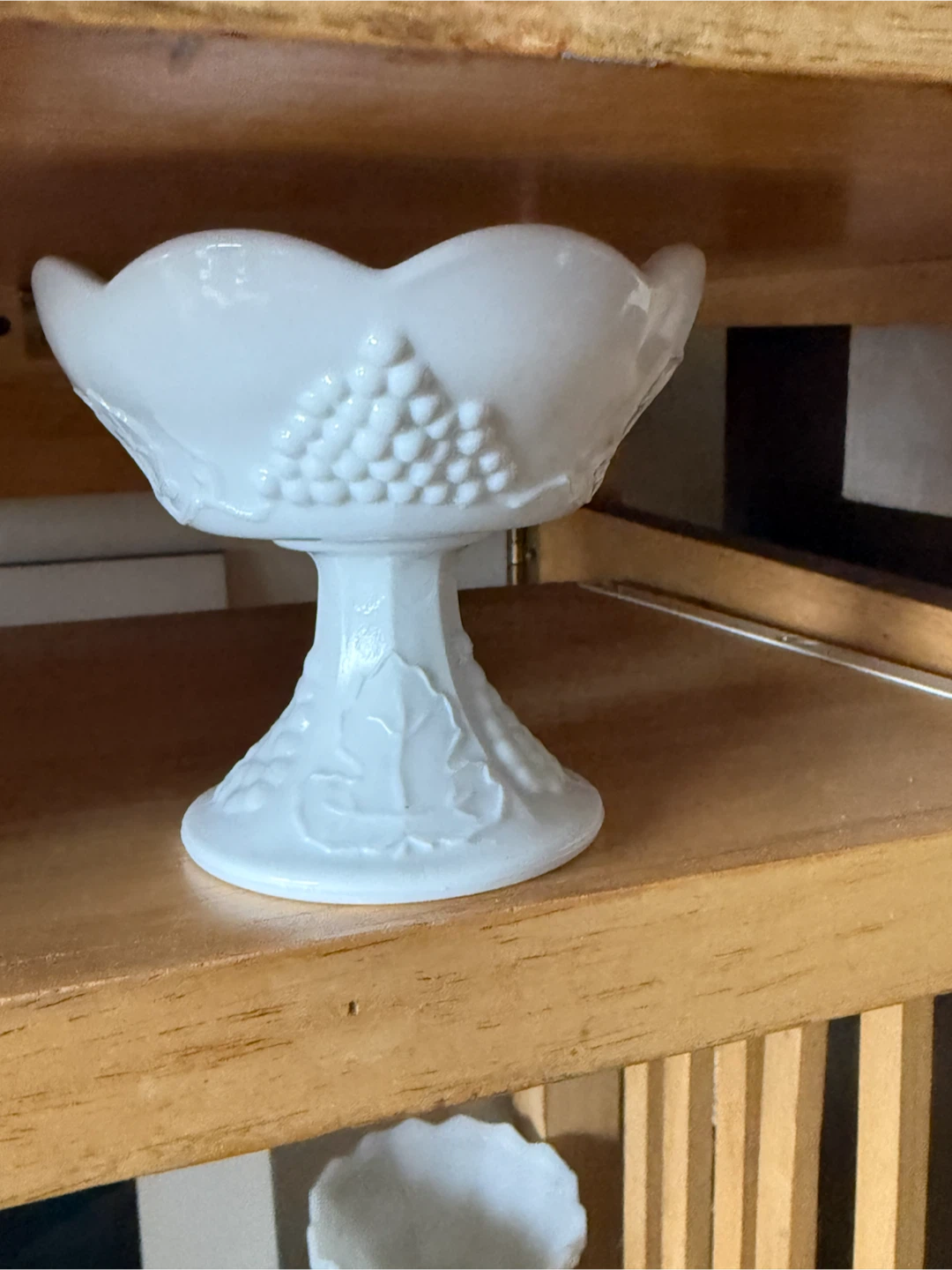Vintage Milk Glass Grape Motif Dish Set - photo 4