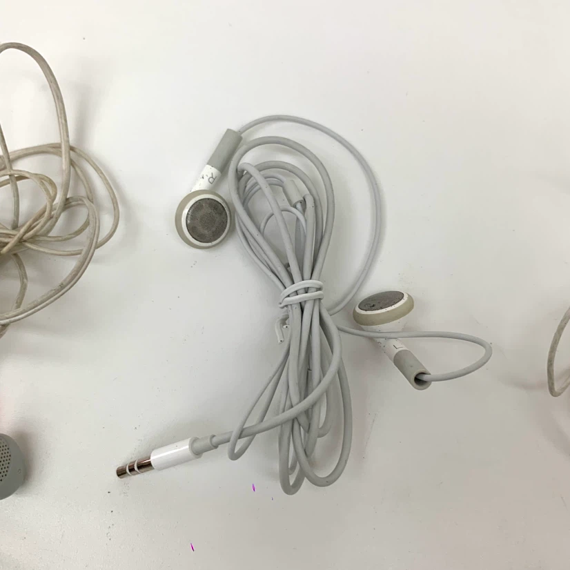 Wired Earbuds Headphones Earphones Assorted Colors $5 Per Pair - photo 4