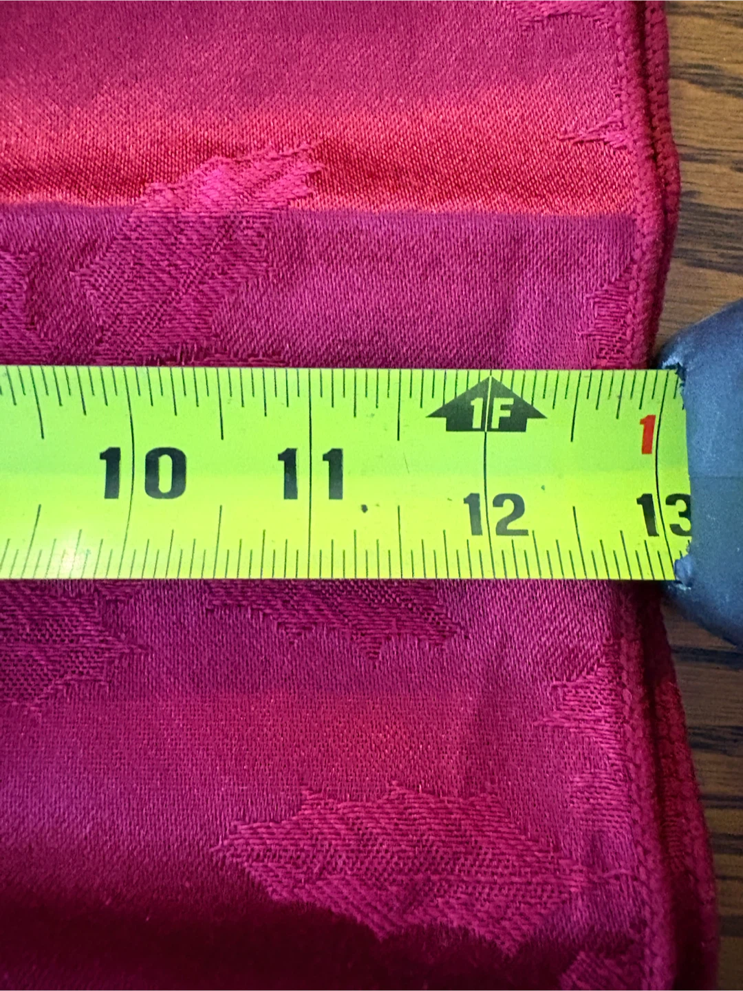 Table Runner with Tassels - photo 3