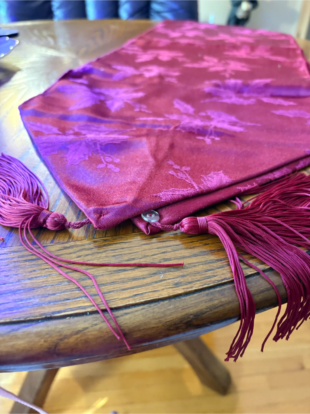 Table Runner with Tassels - photo 4