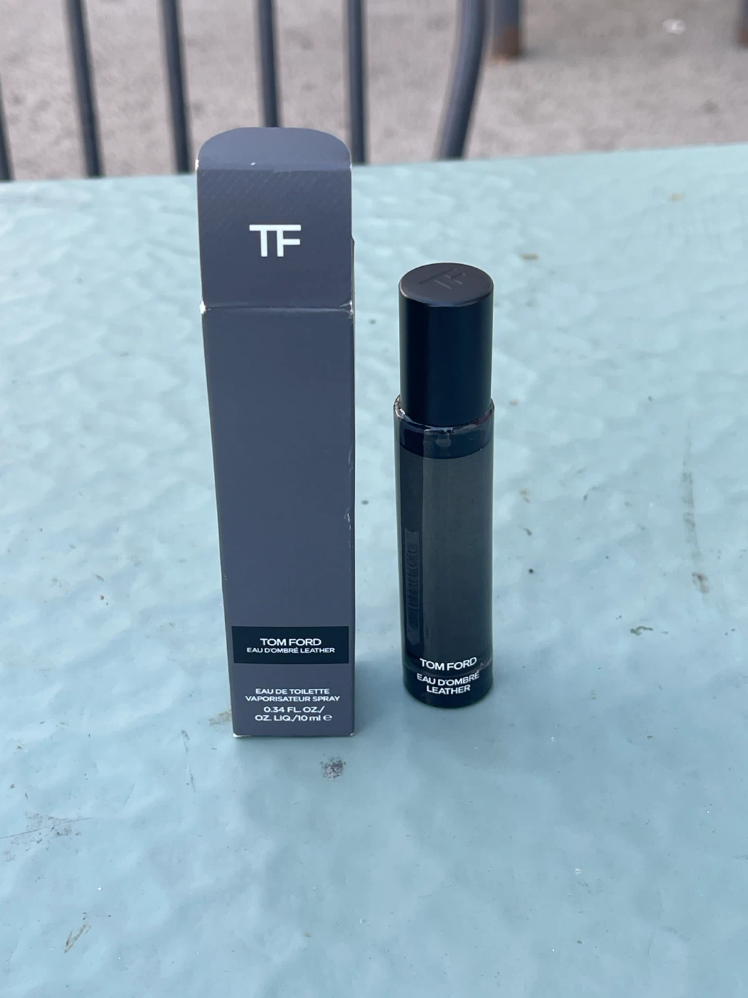 Tom Ford Eau d'Ombre Leather Travel Spray