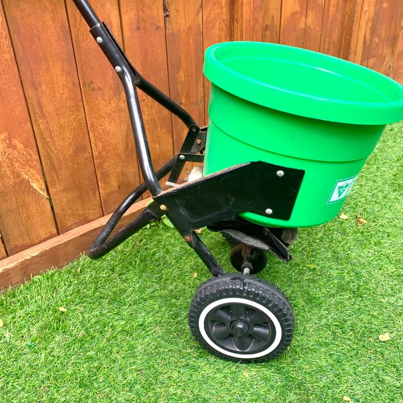 Lawn Garden Spreader Grass Seed Fertilizer Yard Care Push - photo 4