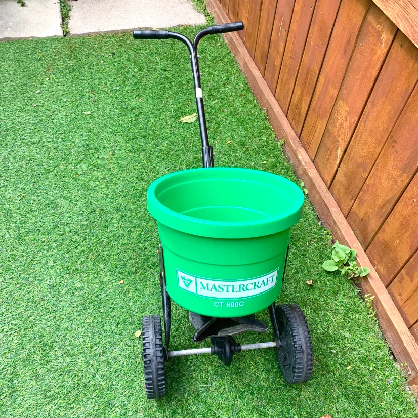 Lawn Garden Spreader Grass Seed Fertilizer Yard Care Push - photo 5